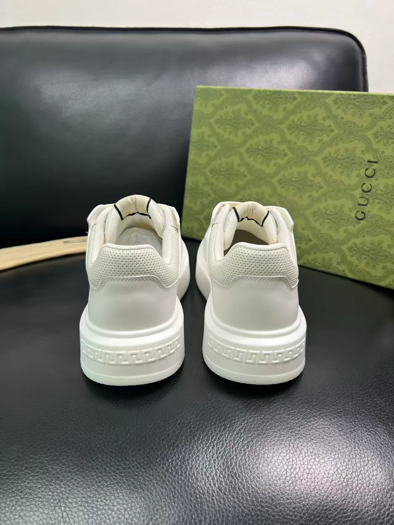 P460 new men's shoes GUCCI [Lightning] latest shoes are shipped. Original quality, fashionable, made of special materials, lining and mesh, brand new packaging. The foot feels super comfortable and the workmanship is impeccable Code number: 38-45 No. 058